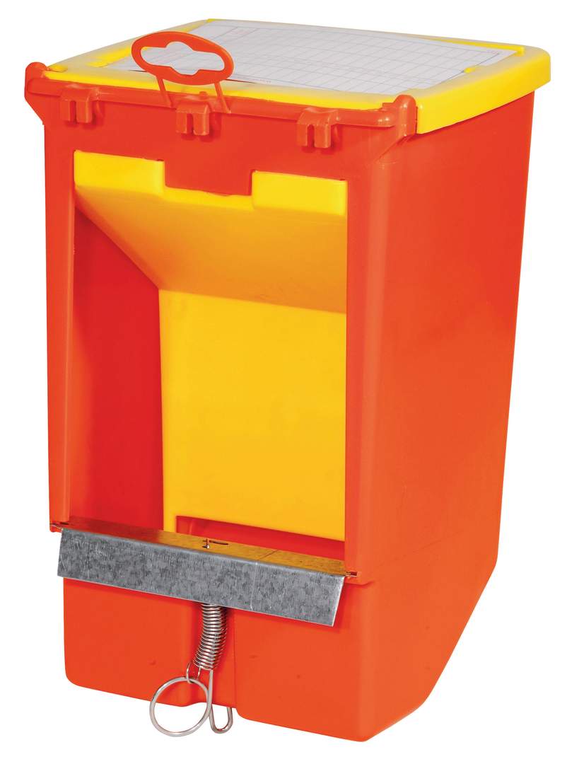 Rabbit Feeder - Image 1