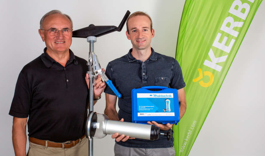 Albert und Ulli Kerbl mit innovativen Produkten der Geburtshilfe von Rheintechnik