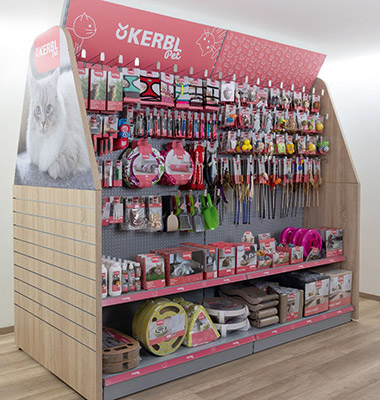 Regalmodul von Kerbl mit Kerbl Pet Produkten für die Katze in der Kerbl Pet Katze Farbwelt