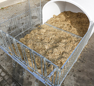 Seiten- und Fanggitter der CalfHouse Premium XXL können je nach Bedarf
angeordnet werden