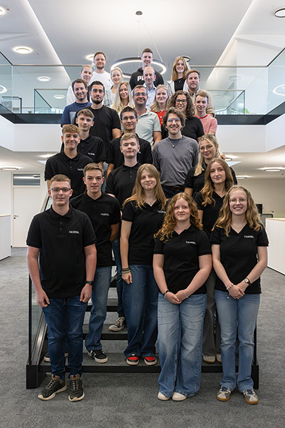 Gruppenbild der Auszubildenden der Albert Kerbl GmbH von 2025
